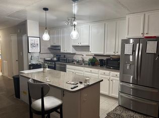 12207 Academy Way APT 9, Rockville, MD 20852