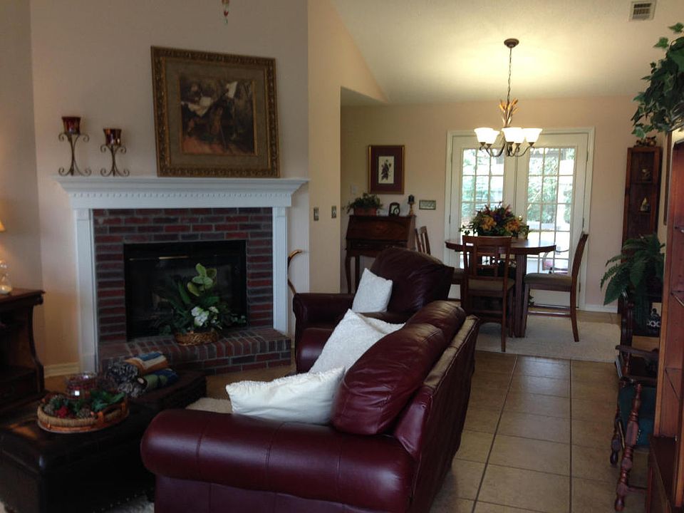 1st image of 147 Twin Oak Dr