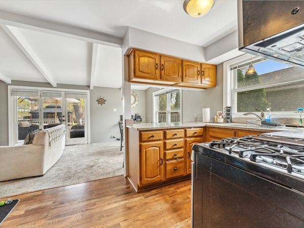 26312 W Blackhawk Ave, Ingleside, IL 60041