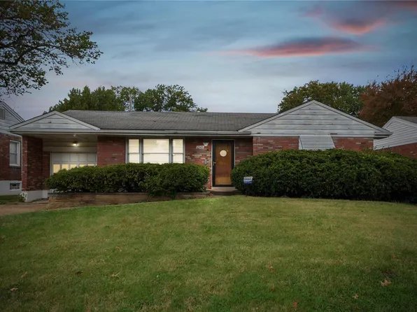 1245 Bluegrass Dr, Saint Louis, MO 63137