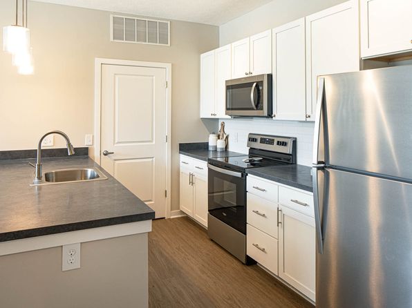 8352 E Broad St #105