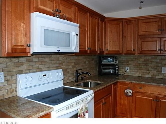 4th image of 1509 Bidwell Ave