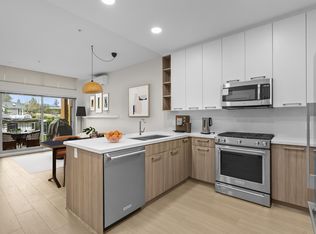 14022 N Bluff Rd #102, White Rock, BC V4B3C3