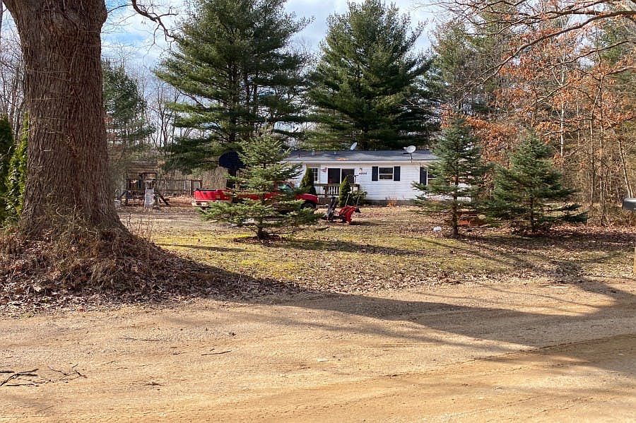 1st image of 4905 106th Ave
