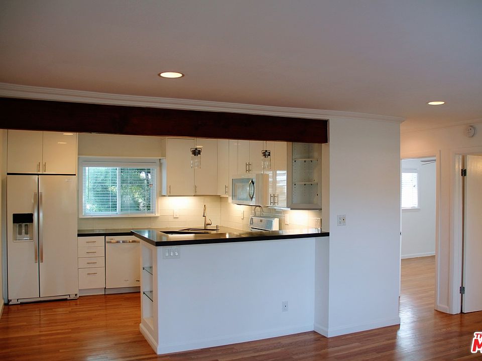 1st image of 309-309 Broadway St #11