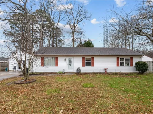 1205 Bramblewood Ct, Chesapeake, VA 23323