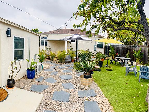 A very quiet neighborhood makes for a place to relax