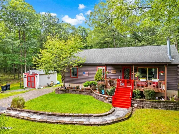 144 Red Rock Cir, Hawley, PA 18428