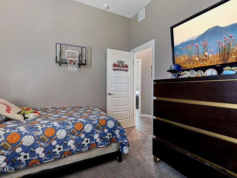 704 Warwickshire Pl — Photo 34