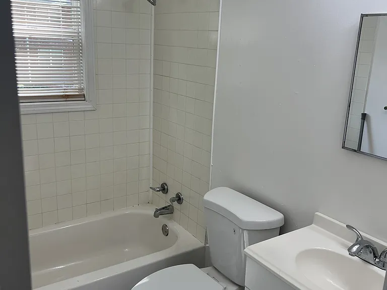 Dream Court Apartments — Photo 8