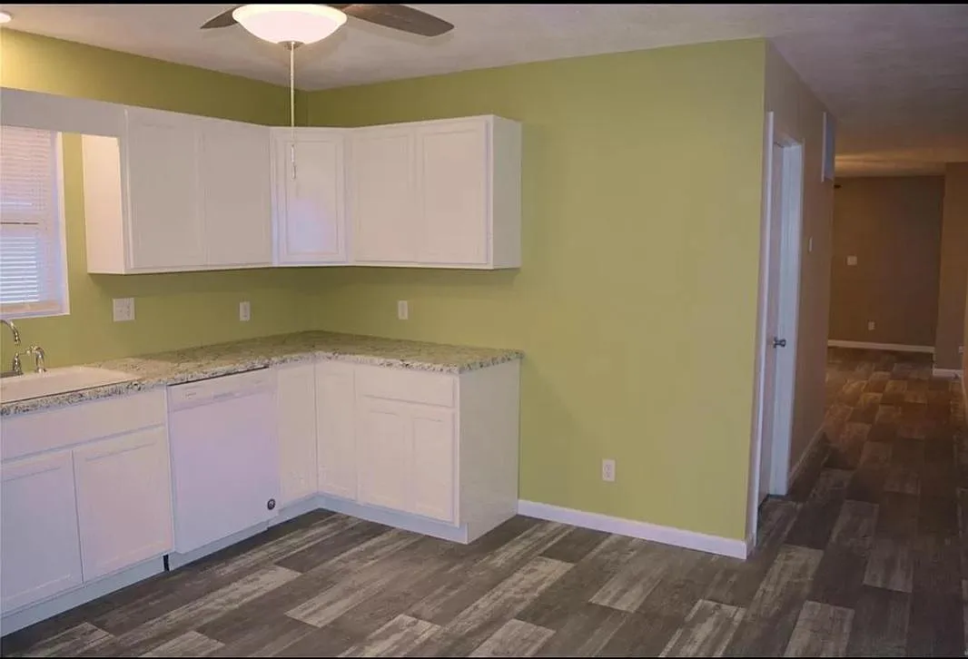 2 bed, 1008 sqft, $900 — Photo 3