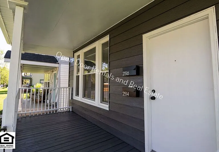 2516 S Lafayette St — Photo 3