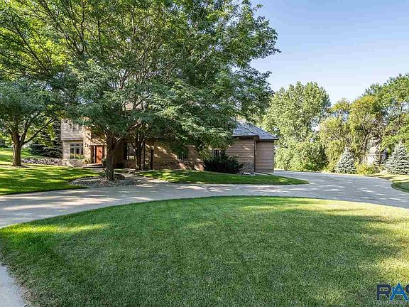 2nd image of 5238 S Sweetbriar Ct