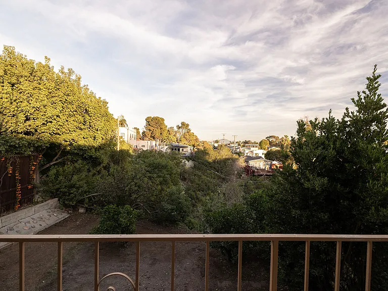 2807 Dale St — Photo 46