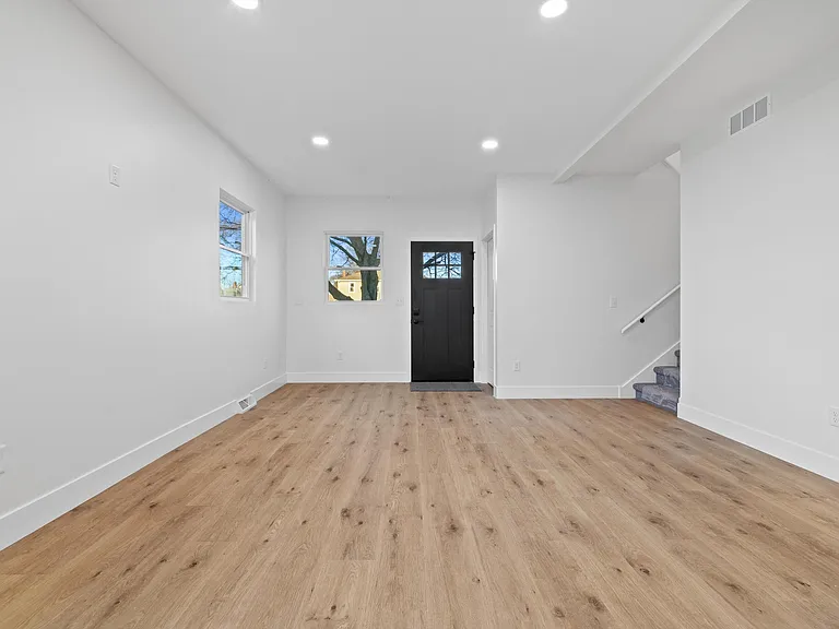 4401 8th Ave — Photo 11
