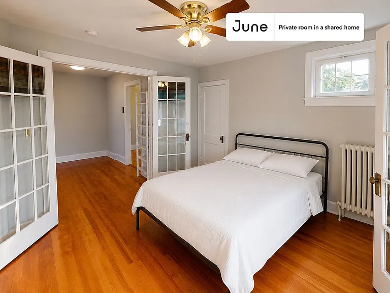 1214 Michigan Ave NE #A — Photo 1