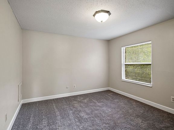 3rd image of 3610 Balsam Ave #101