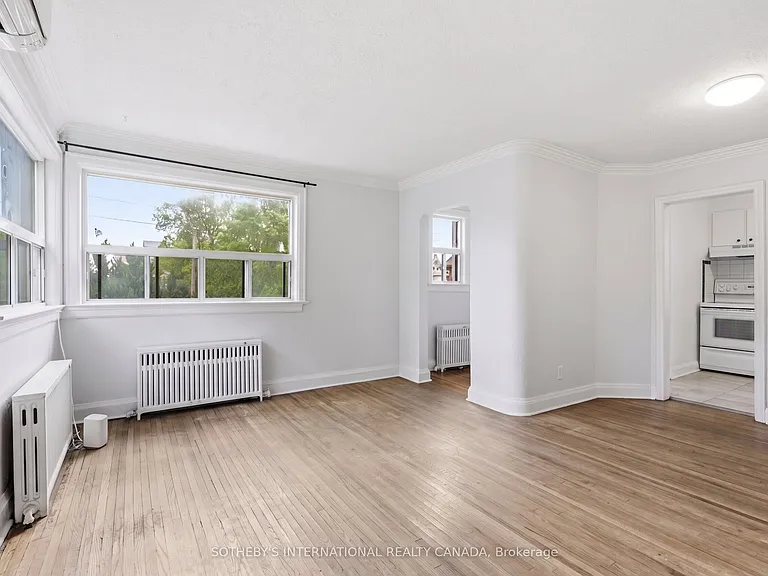 676 Beresford Ave #UPPER — Photo 2