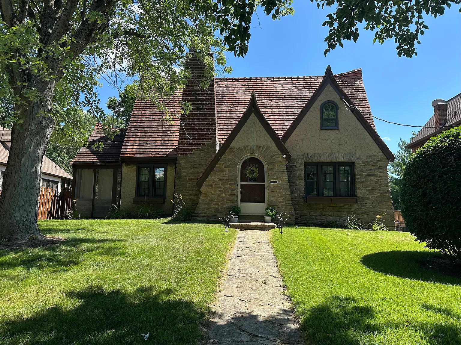 3 bed, 1869 sqft, $3,000 — Photo 1