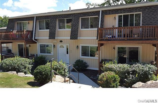 2nd image of 18 Pavilion Ridge Way Unit 6
