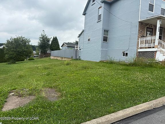 3rd image of 1107 Centre St