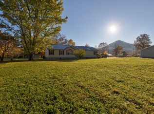 1050 Hatton Creek Rd, Stanton, KY 40380