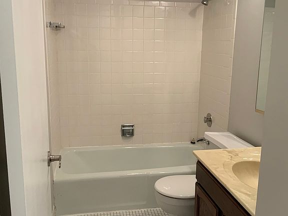 5th image of 3350 Carriage Way Dr #409
