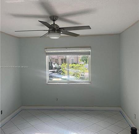 5th image of 1039 SE 6th Ave