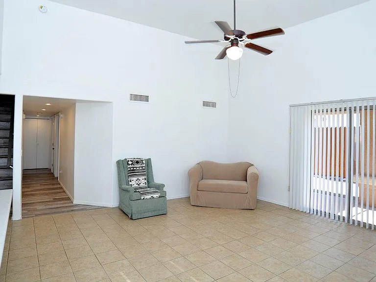 918 E Elm St #B — Photo 9