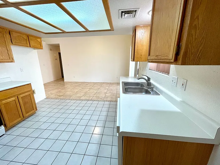 2021 Chambers Ave — Photo 11