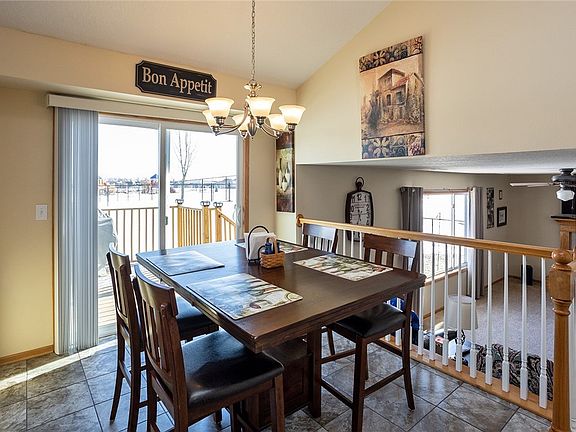 5th image of 3013 SW Townpark Dr