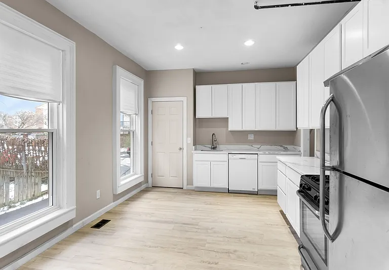 905 Ackerman Ave #1 — Photo 2