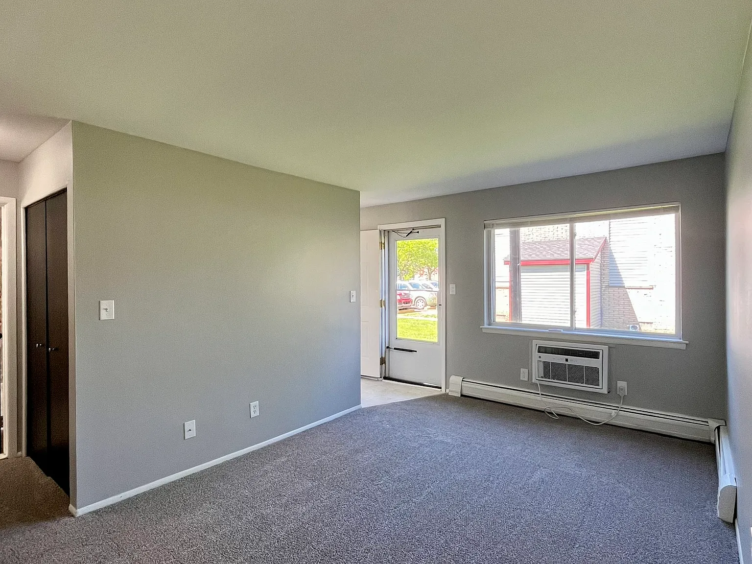 1750-1770 St Johns Park Place Apartments - 17 — Photo 3