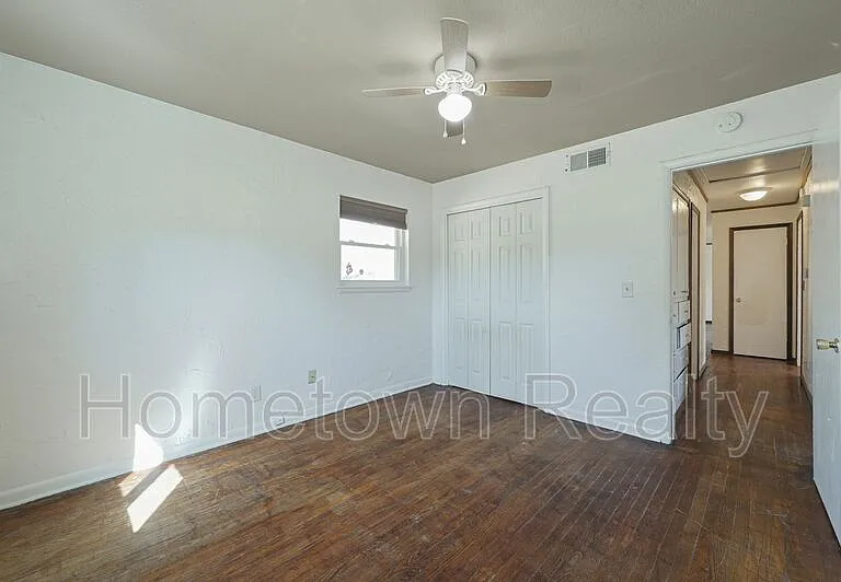 1805 NE 53rd St — Photo 22