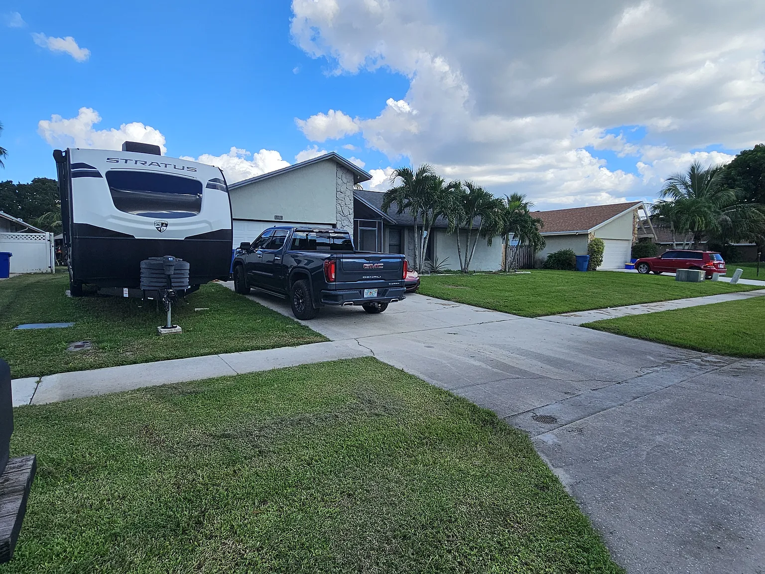 3 bed, 2.5 bath, 1833 sqft, $3,200 — Photo 2