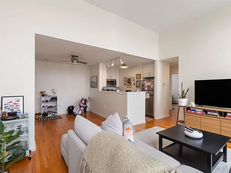 80 Beaumont St #204 — Photo 5