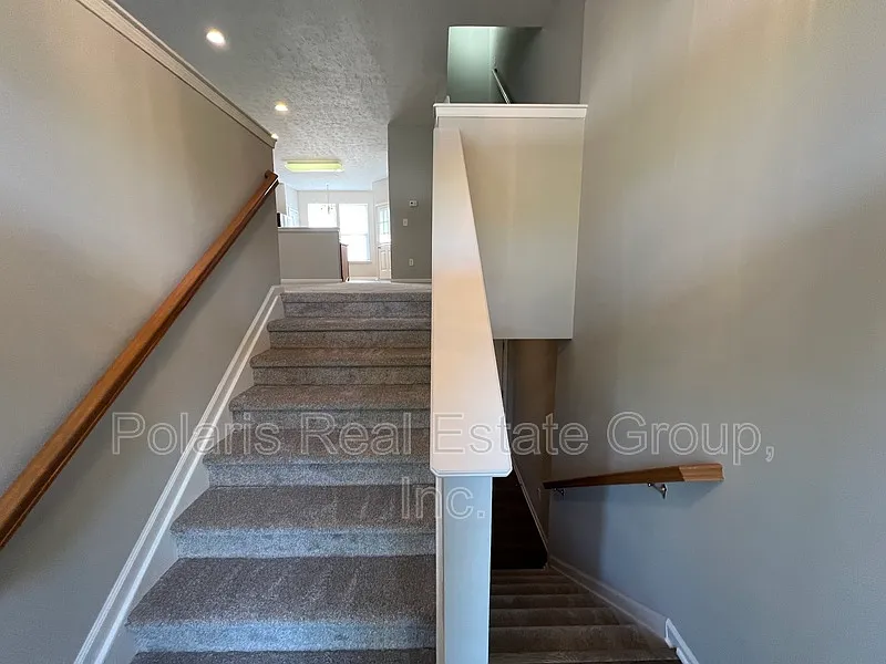 4 bed, 3.0 bath, 2069 sqft, $2,095 — Photo 2