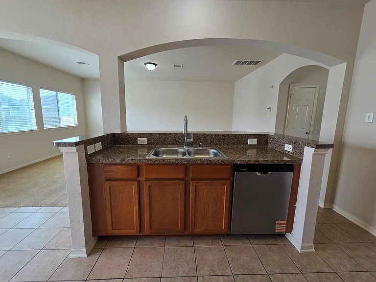 11805 Princess Garden Way — Photo 10