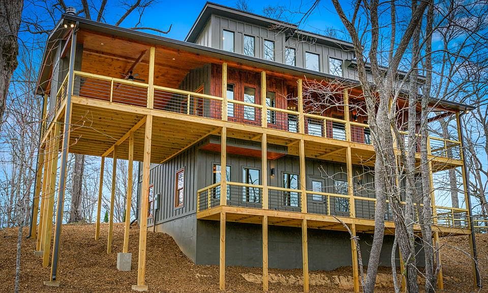 1st image of 416 Windy Valley Trl