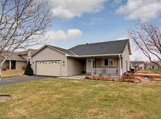 284 Hickory Ln, Shakopee, MN 55379