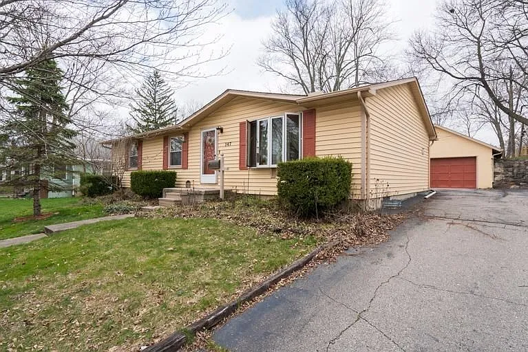 147 Van Buren St photo 1