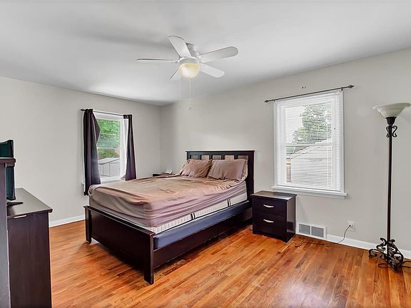 5th image of 9512 Theodosia Ave