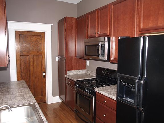 2nd image of 512 S Center St