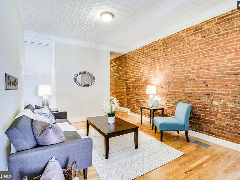 1309 Light St — Photo 7