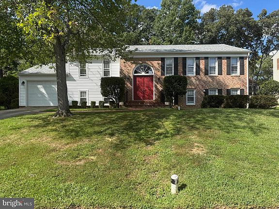 4th image of 7918 Edinburgh Dr