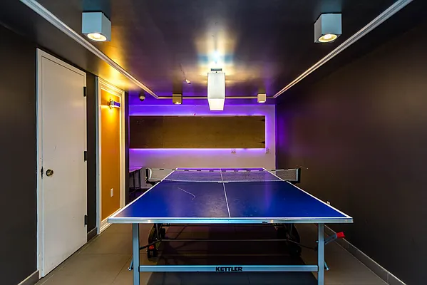 Rented by Nooklyn NYC LLC | media 44