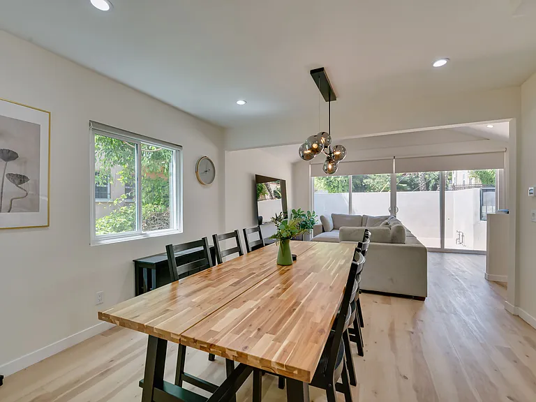 9042 Phyllis Ave #A — Photo 5