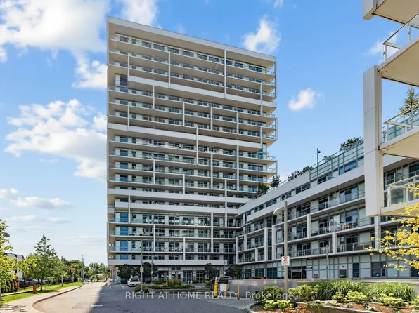 55 Speers Rd #Lph04-1804, Oakville, ON L6K 0H9