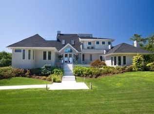 12 Sandringham Ln, Southampton, NY 11968