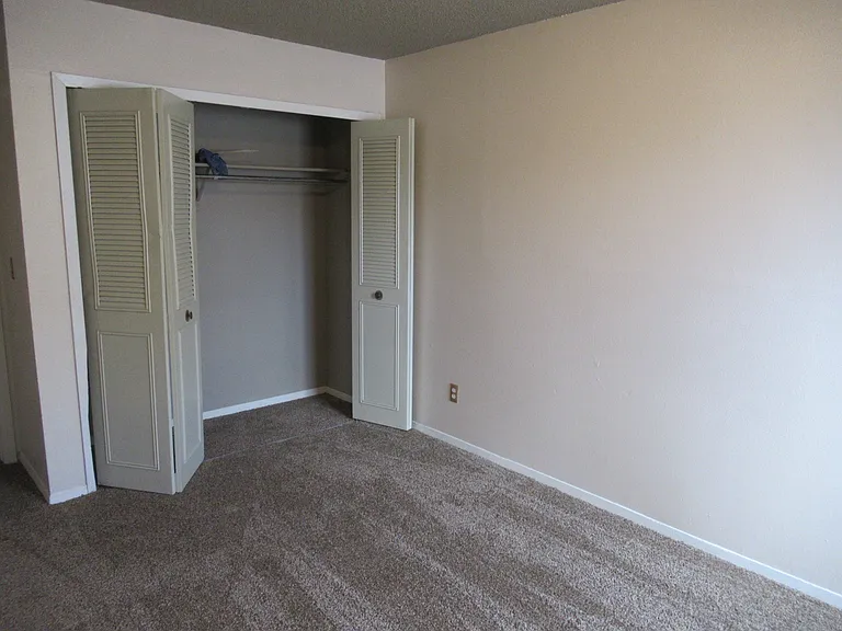 980 Holli Springs Ln #B — Photo 8